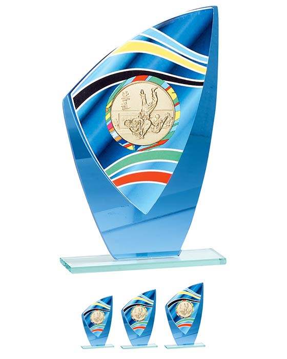 Glaspokal verspiegelt mit Emblem