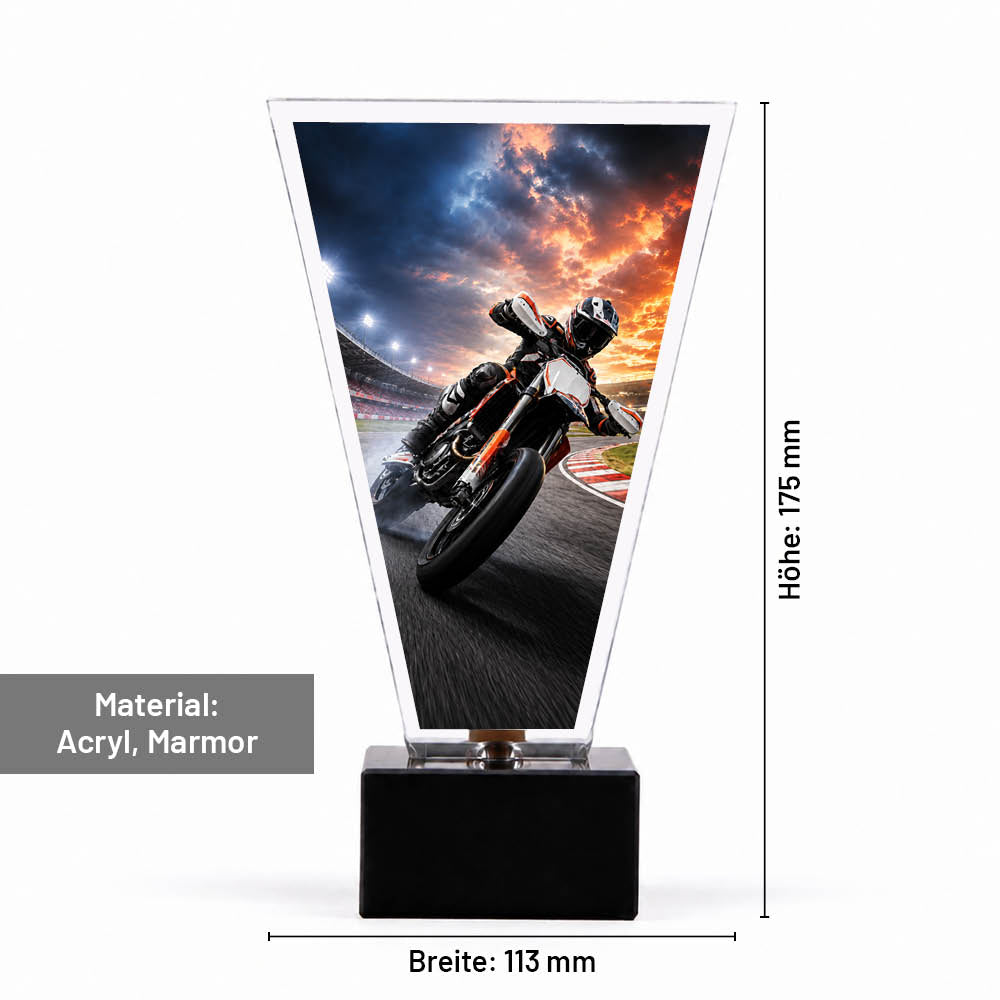Maße des Signature Glaspokals für Supermoto: 175 × 113 mm